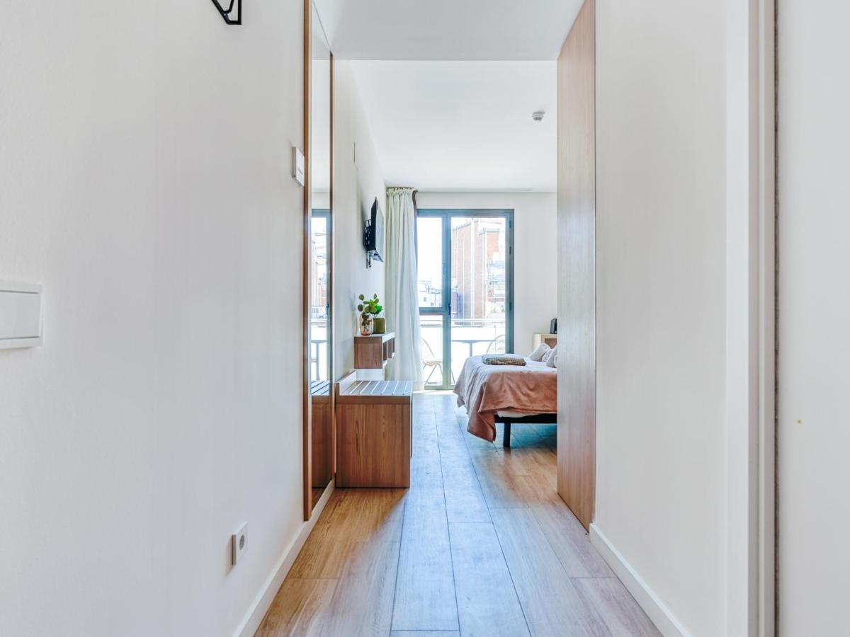 Limehome Barcelona Carrer De Besalu 82 Buitenkant foto