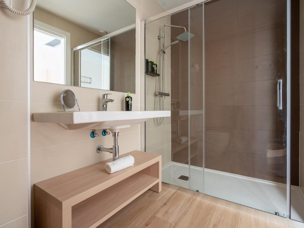 Limehome Barcelona Carrer De Besalu 82 Buitenkant foto