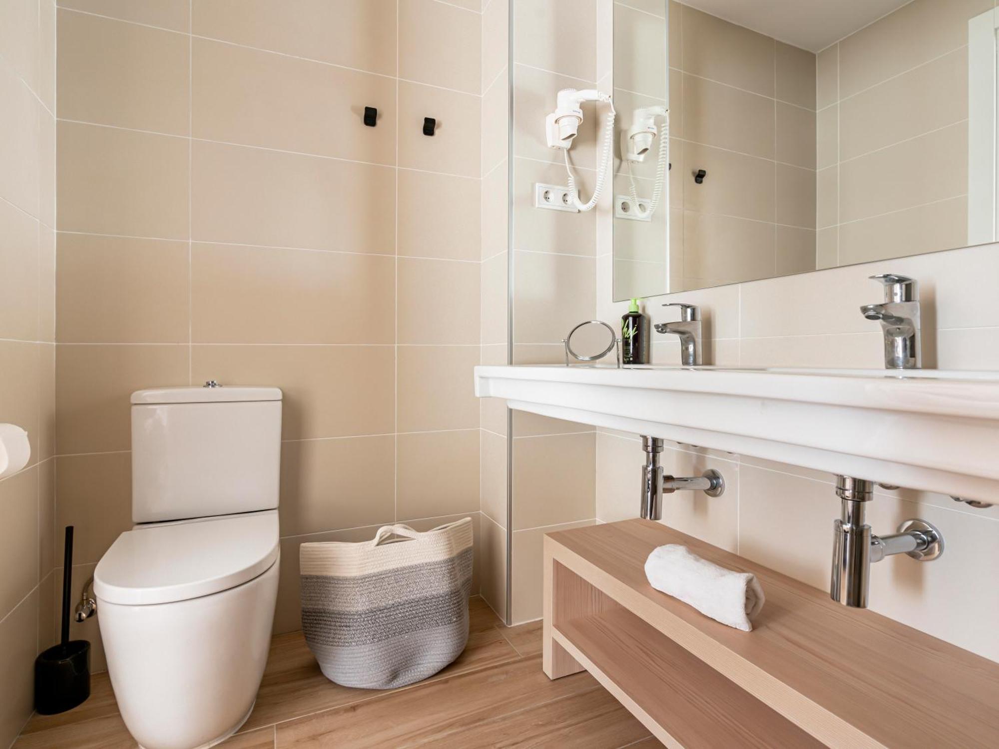 Limehome Barcelona Carrer De Besalu 82 Buitenkant foto