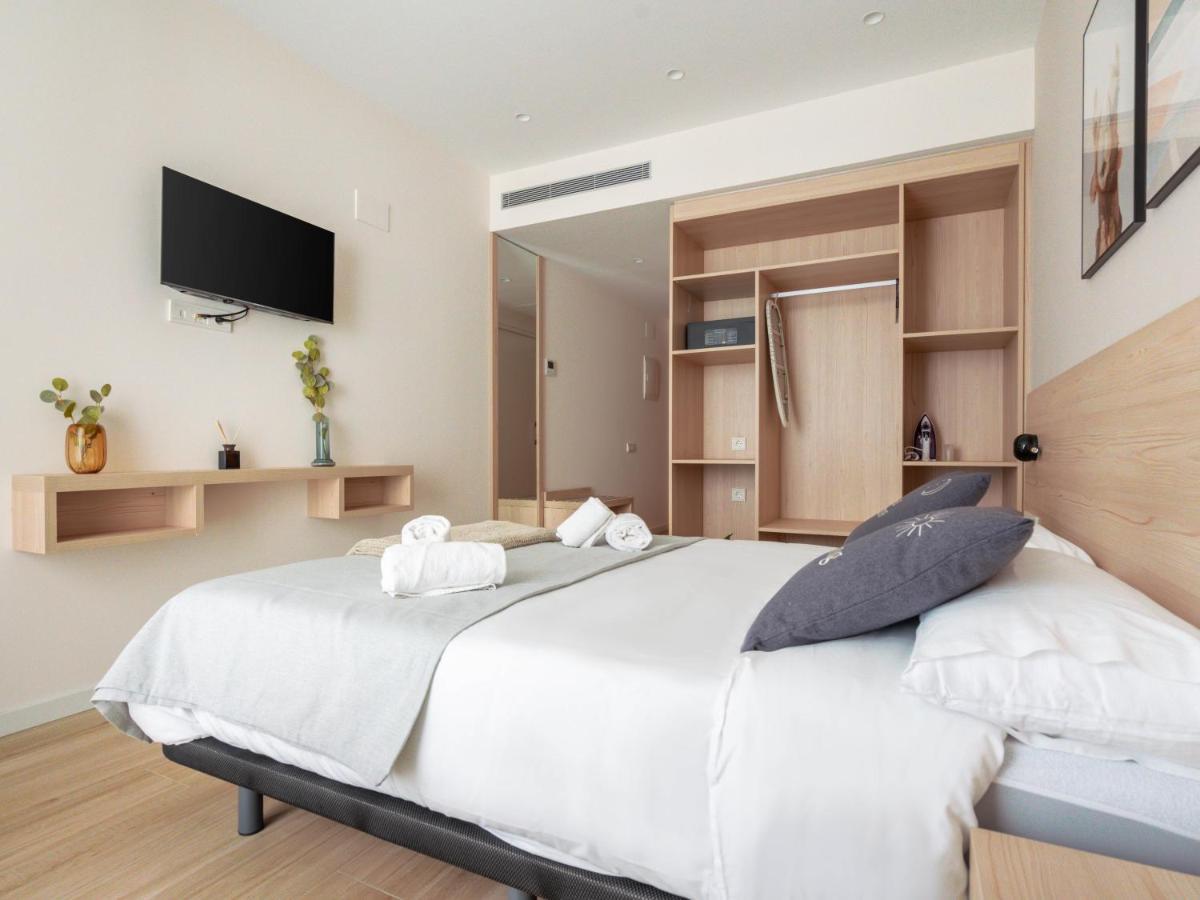 Limehome Barcelona Carrer De Besalu 82 Buitenkant foto