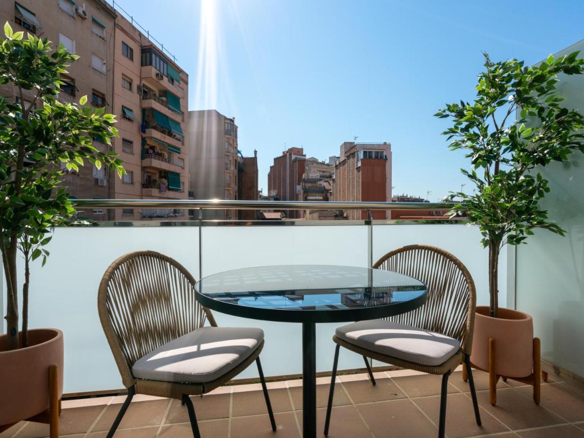 Limehome Barcelona Carrer De Besalu 82 Buitenkant foto