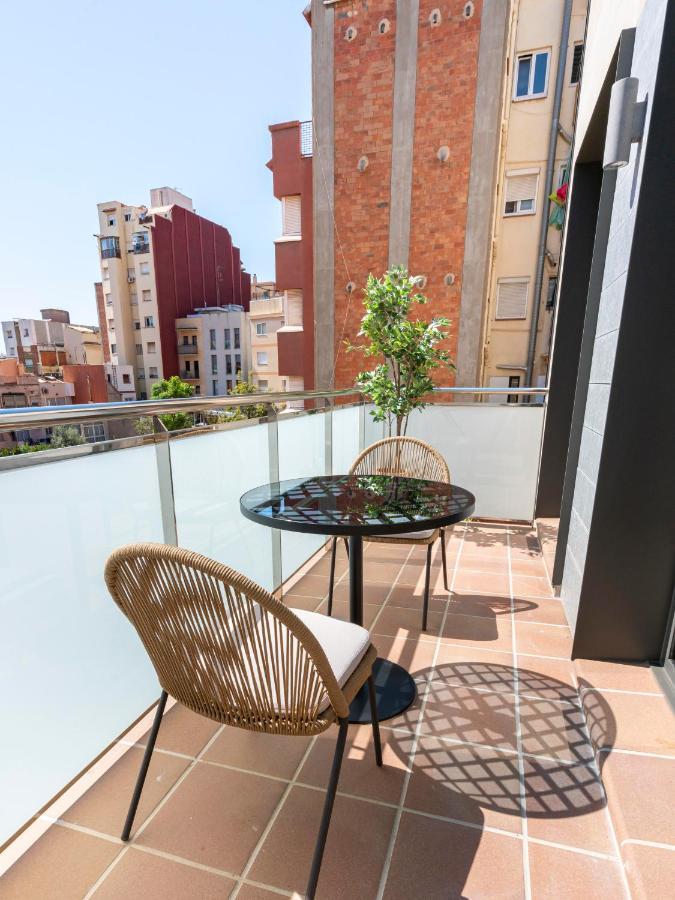 Limehome Barcelona Carrer De Besalu 82 Buitenkant foto