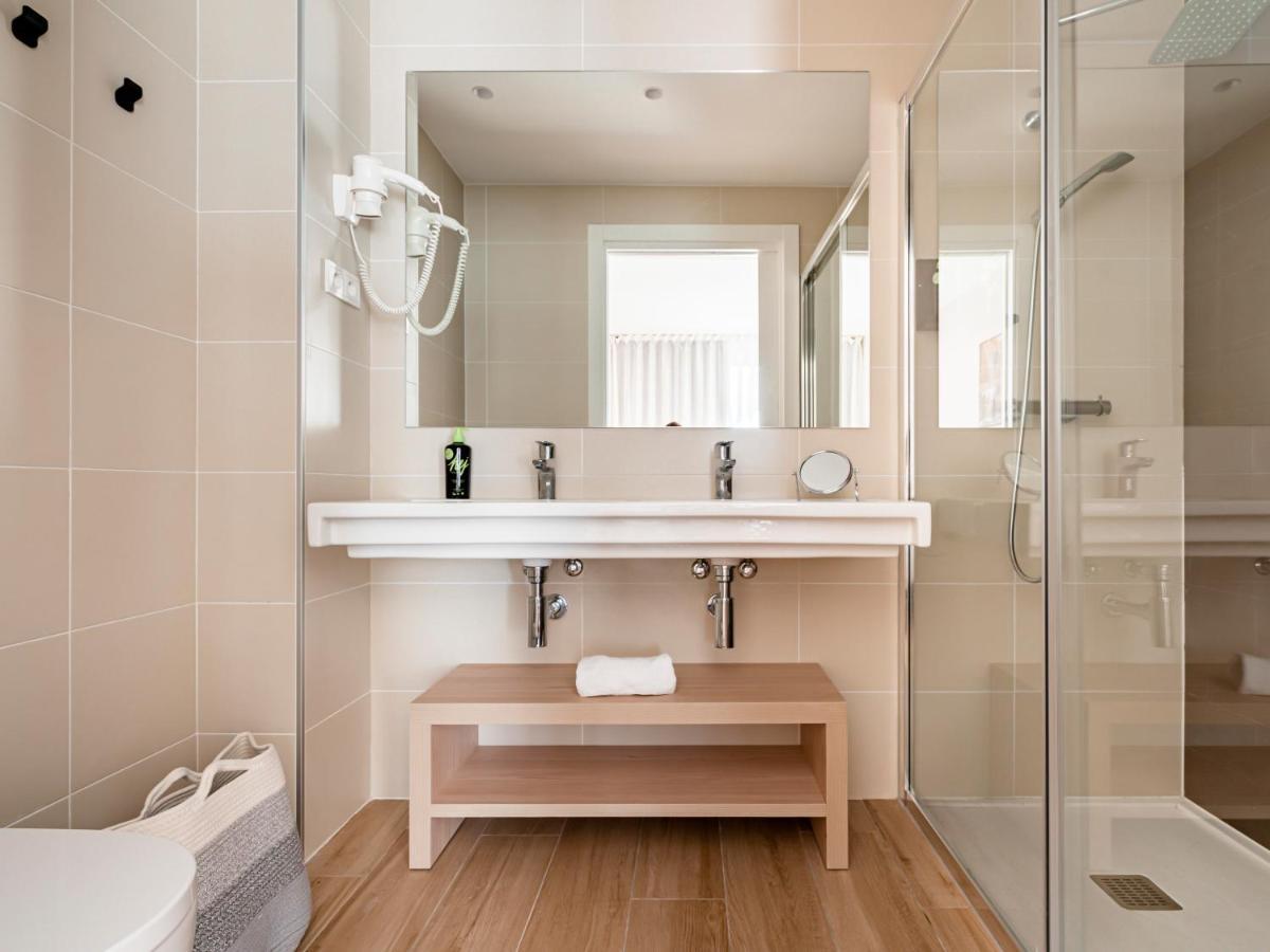 Limehome Barcelona Carrer De Besalu 82 Buitenkant foto