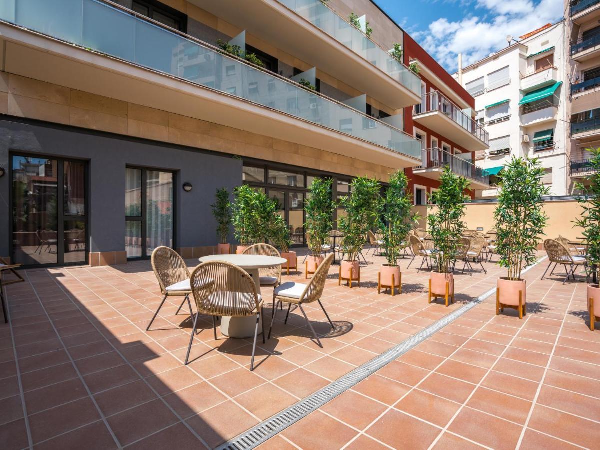 Limehome Barcelona Carrer De Besalu 82 Buitenkant foto