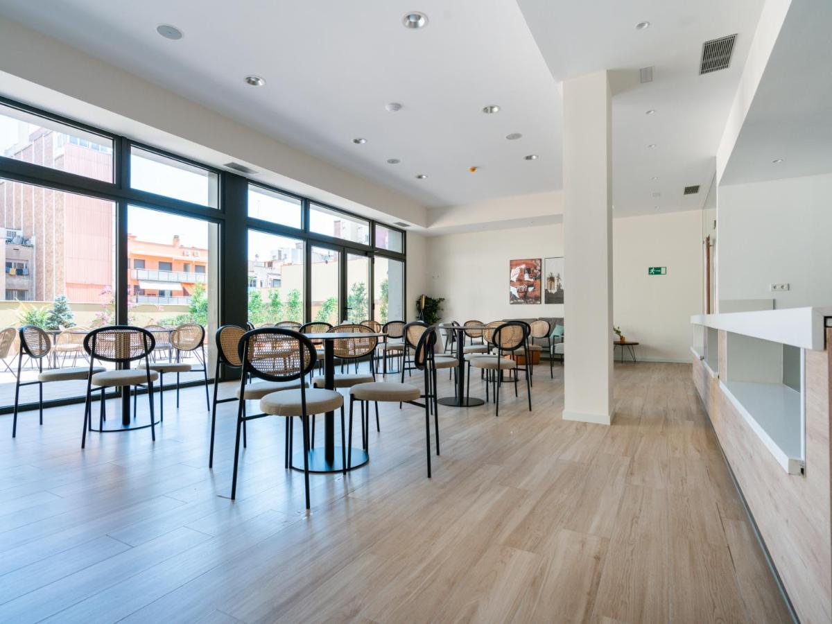 Limehome Barcelona Carrer De Besalu 82 Buitenkant foto